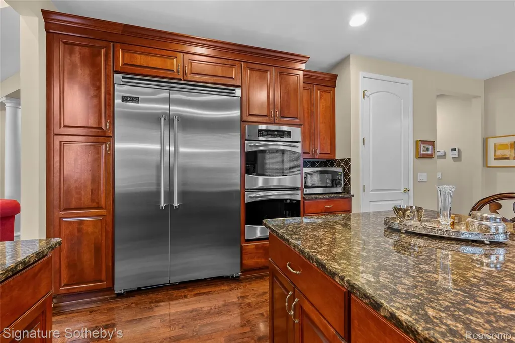 5375 Pembrooke Crossing Court West Bloomfield Charter Township MI 48322