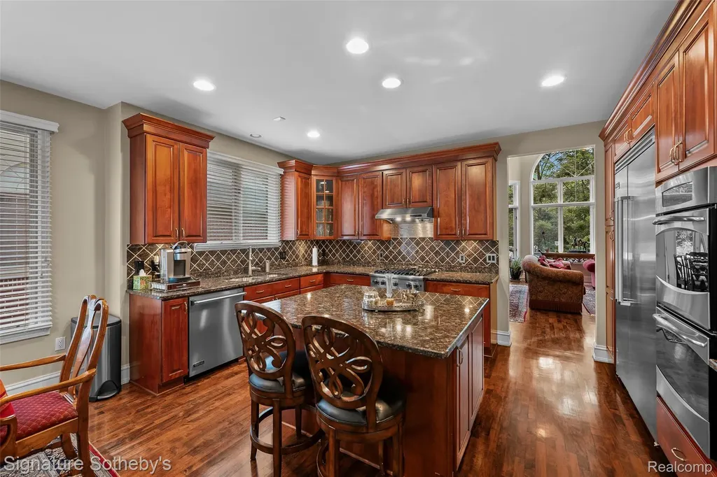 5375 Pembrooke Crossing Court West Bloomfield Charter Township MI 48322