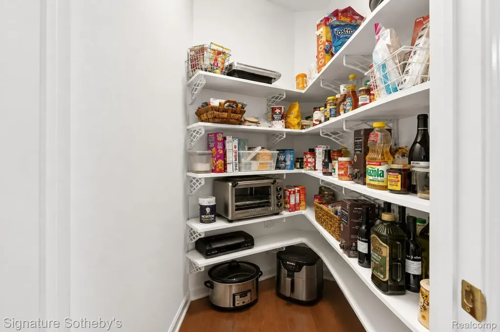 5375 Pembrooke Crossing Court West Bloomfield Charter Township MI 48322