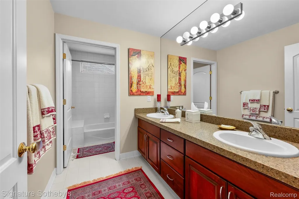 5375 Pembrooke Crossing Court West Bloomfield Charter Township MI 48322