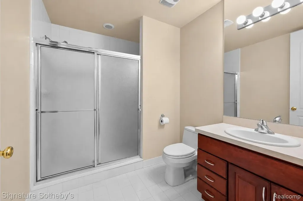 5375 Pembrooke Crossing Court West Bloomfield Charter Township MI 48322