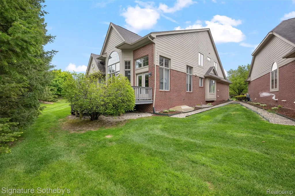 5375 Pembrooke Crossing Court West Bloomfield Charter Township MI 48322