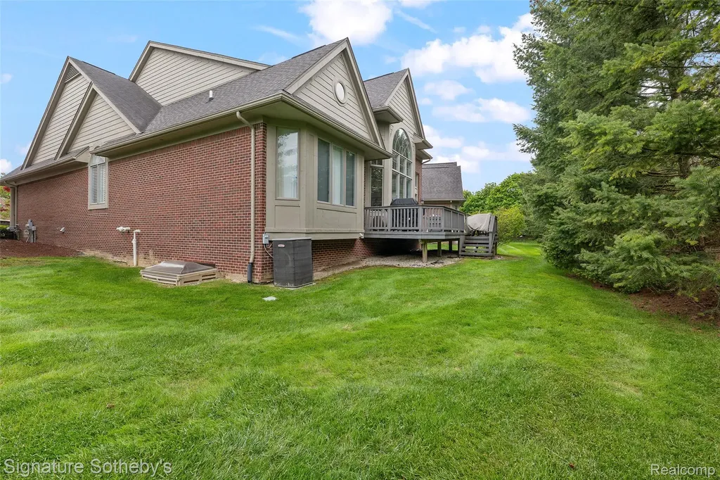 5375 Pembrooke Crossing Court West Bloomfield Charter Township MI 48322