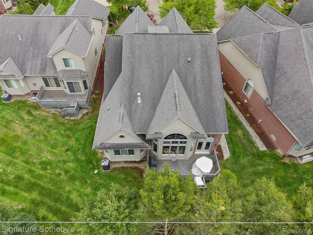 5375 Pembrooke Crossing Court West Bloomfield Charter Township MI 48322