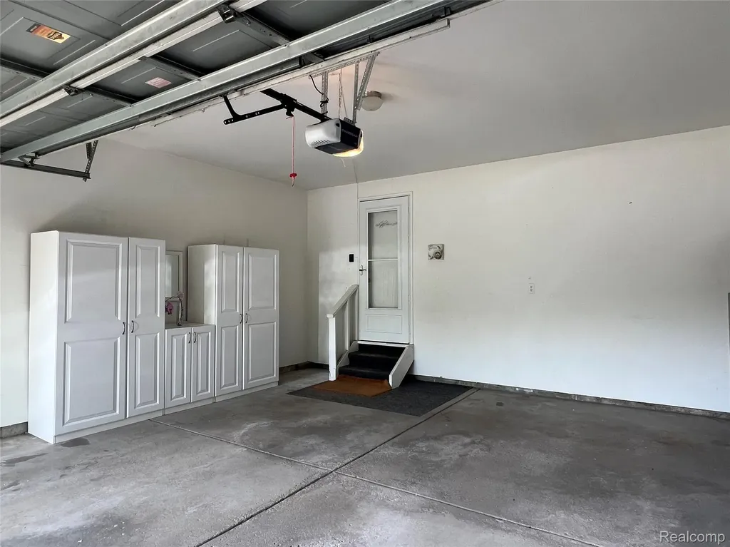 1168 Fairways Boulevard Troy City MI 48085