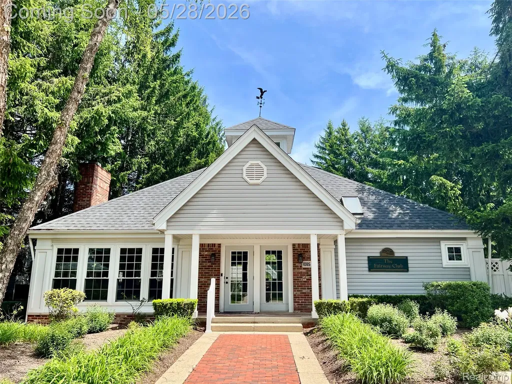 1168 Fairways Boulevard Troy City MI 48085