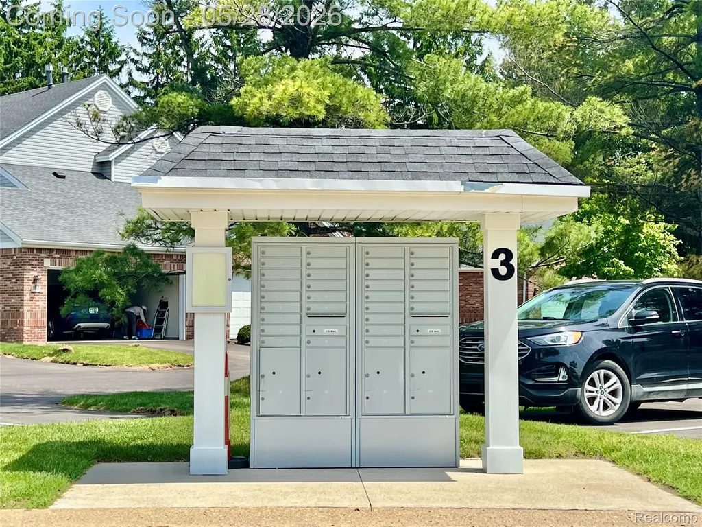 1168 Fairways Boulevard Troy City MI 48085