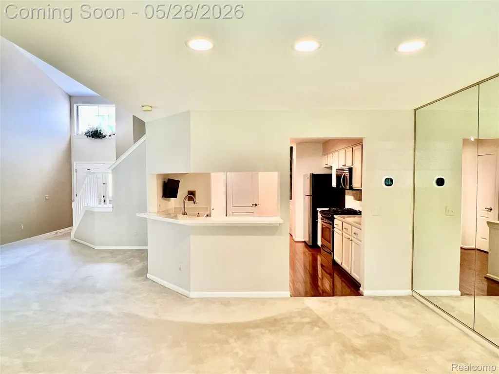 1168 Fairways Boulevard Troy City MI 48085