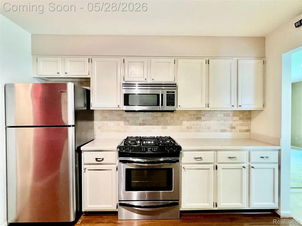 1168 Fairways Boulevard Troy City MI 48085