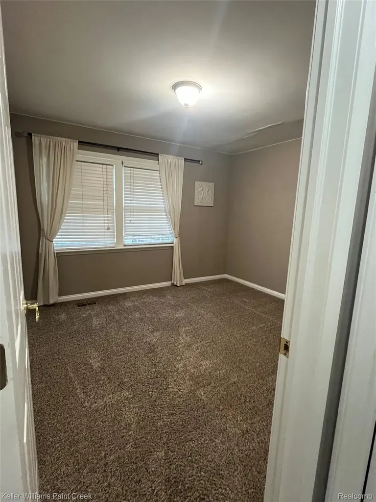 4971 Butler Drive Troy City MI 48085