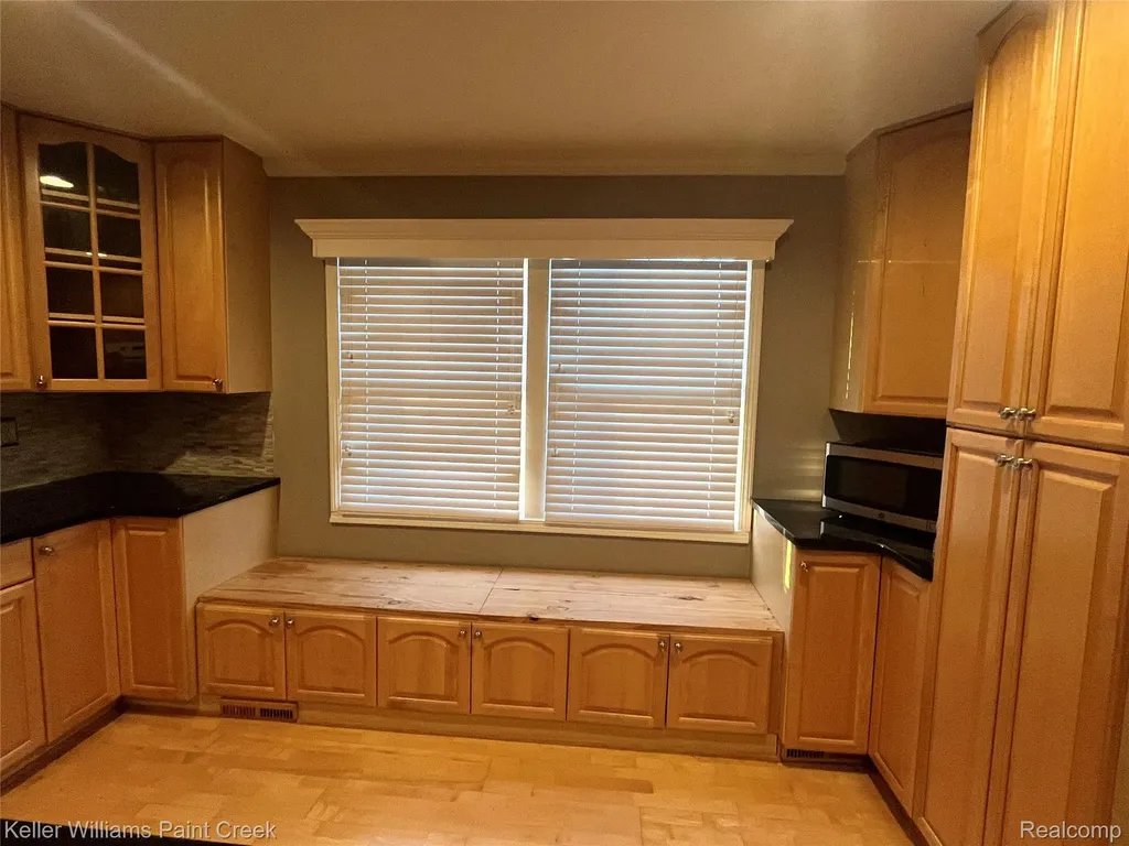 4971 Butler Drive Troy City MI 48085