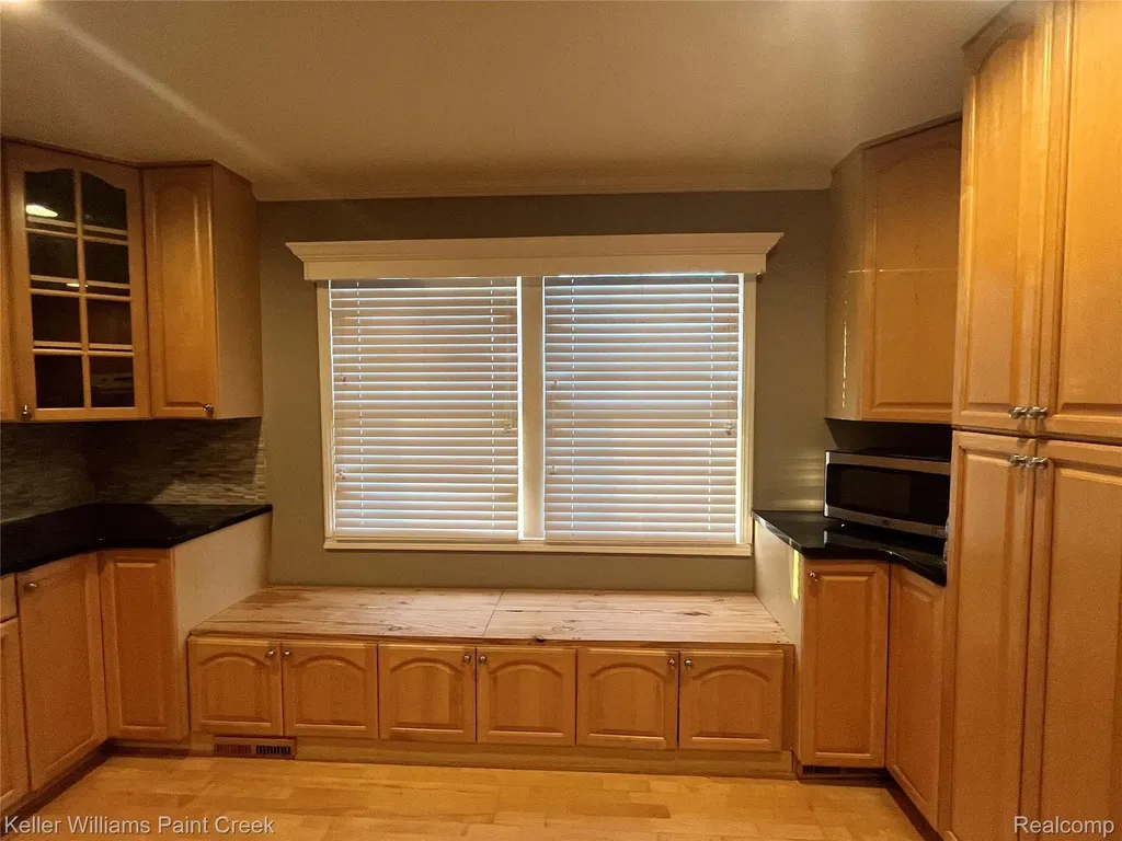 4971 Butler Drive Troy City MI 48085