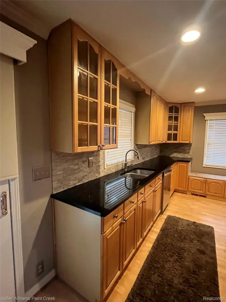 4971 Butler Drive Troy City MI 48085