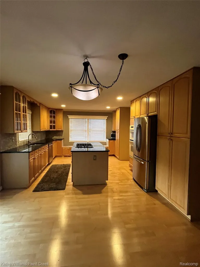 4971 Butler Drive Troy City MI 48085