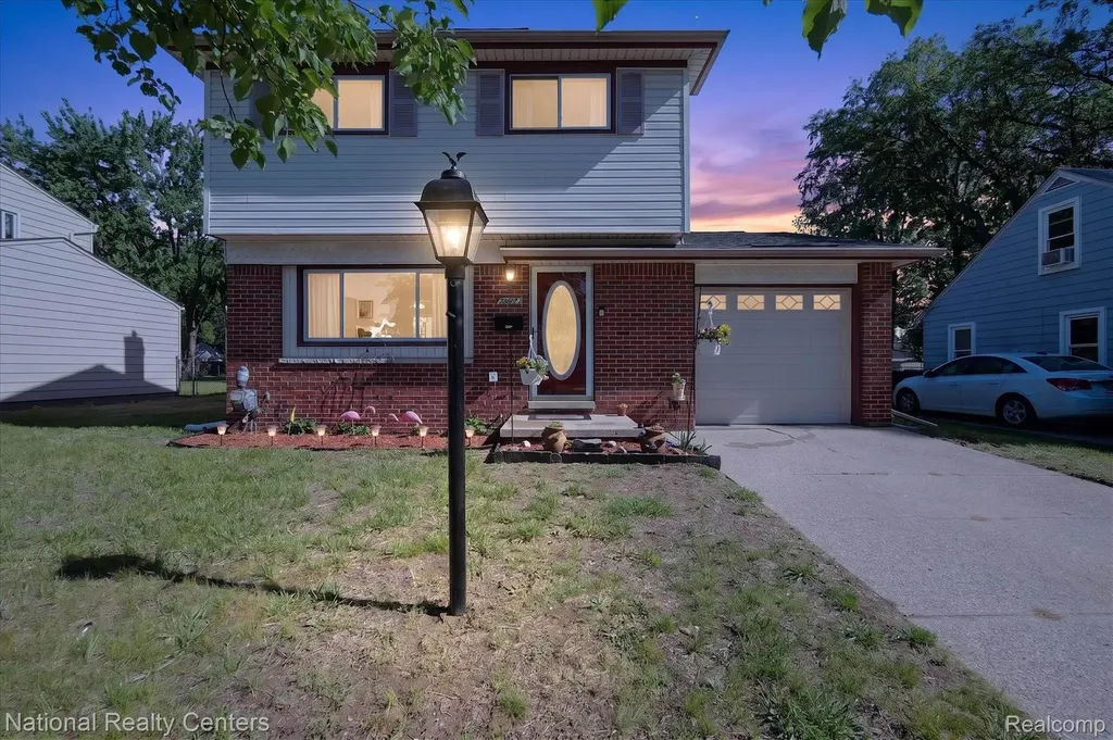 34472 Phyllis Street Wayne City MI 48184