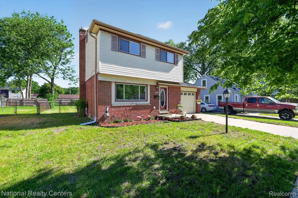 34472 Phyllis Street Wayne City MI 48184