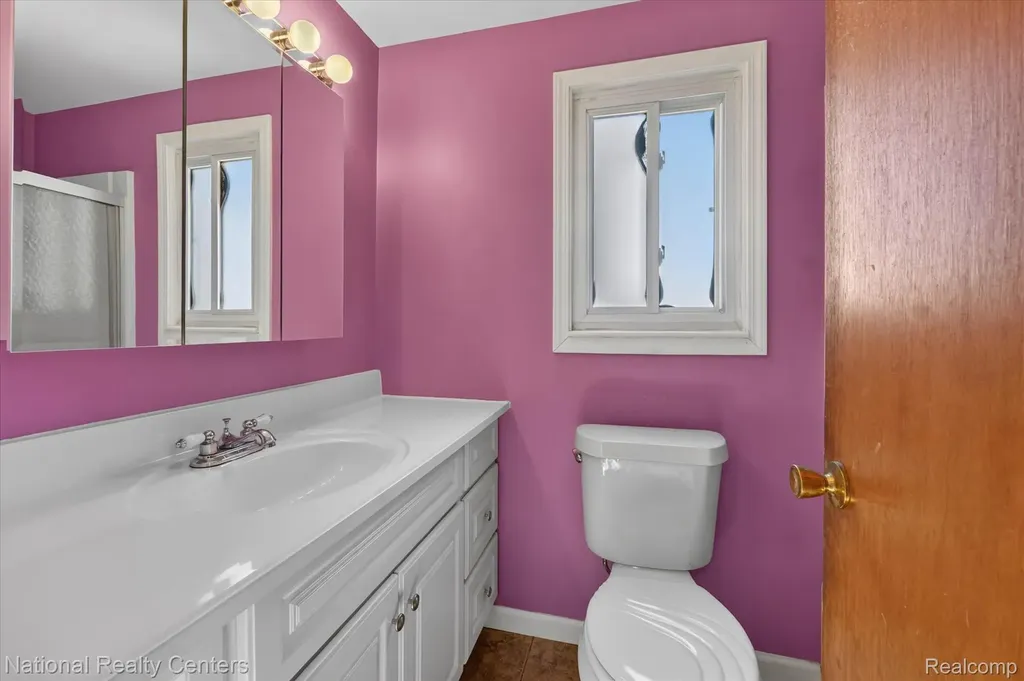 34472 Phyllis Street Wayne City MI 48184