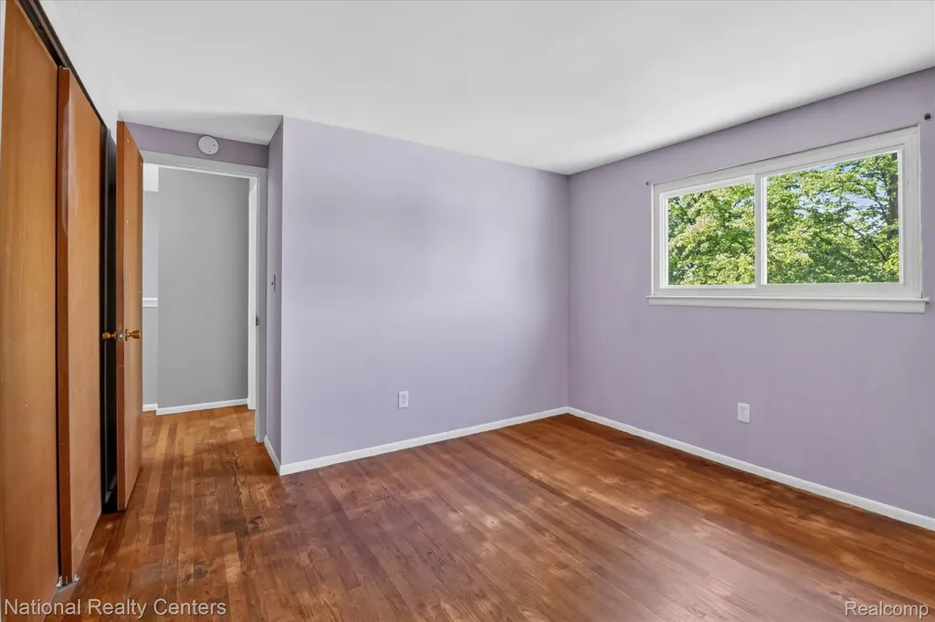 34472 Phyllis Street Wayne City MI 48184