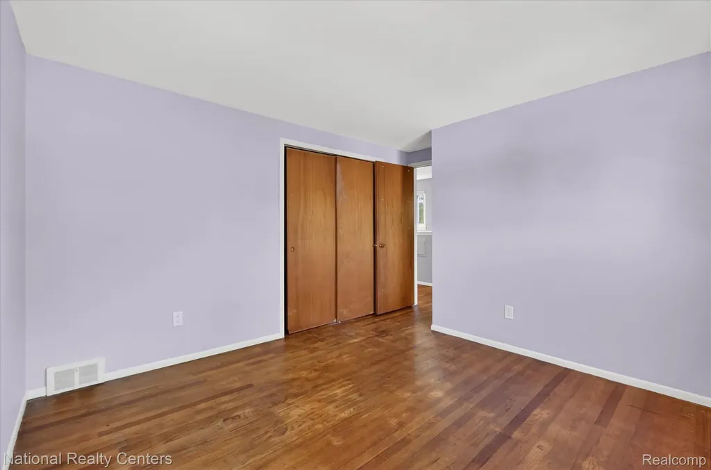 34472 Phyllis Street Wayne City MI 48184