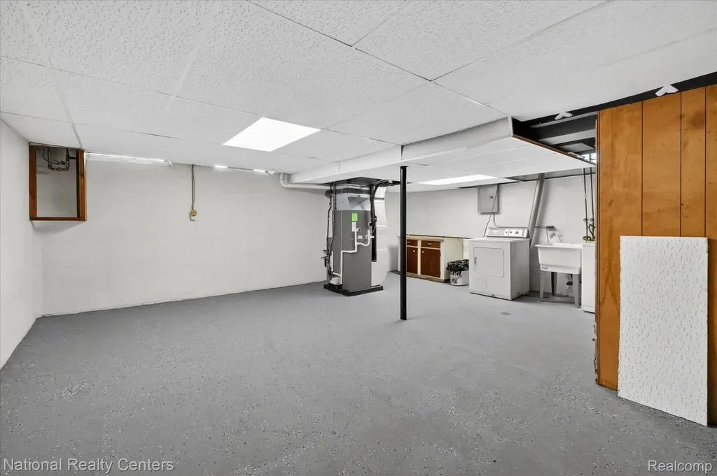34472 Phyllis Street Wayne City MI 48184