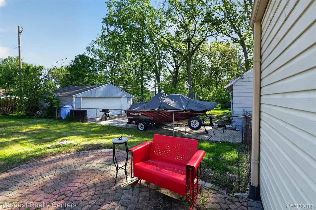 34472 Phyllis Street Wayne City MI 48184
