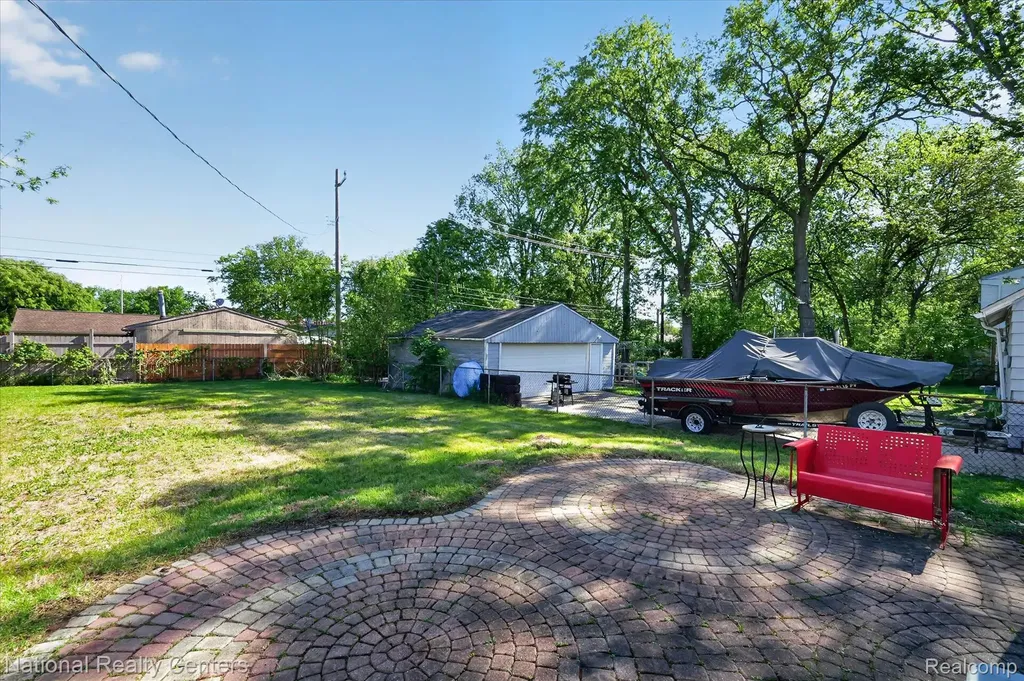 34472 Phyllis Street Wayne City MI 48184