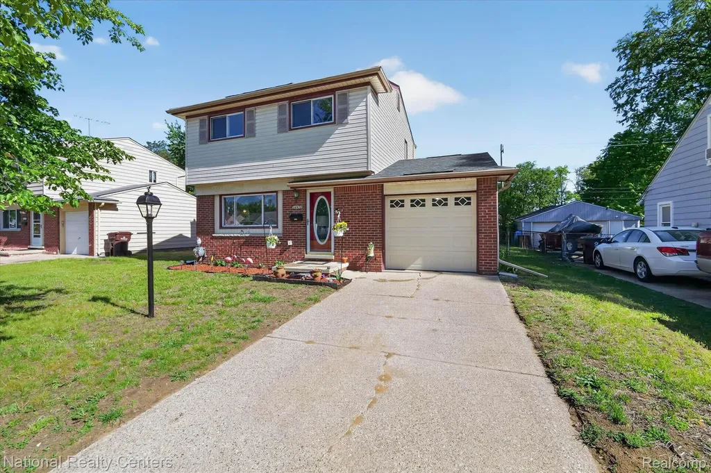 34472 Phyllis Street Wayne City MI 48184