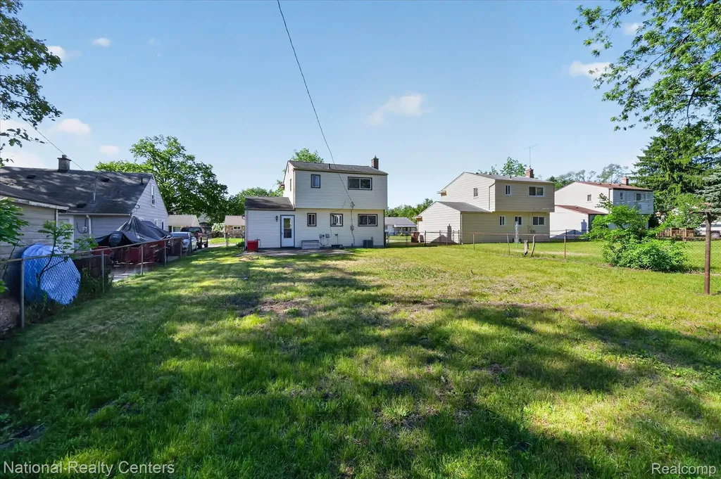 34472 Phyllis Street Wayne City MI 48184
