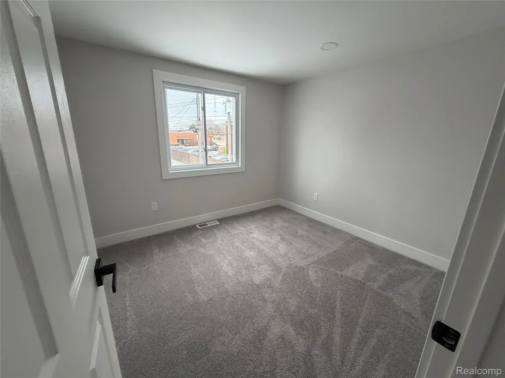15542 Pennsylvania Street Southfield City MI 48075