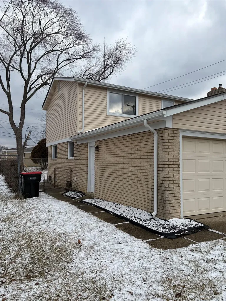 15542 Pennsylvania Street Southfield City MI 48075