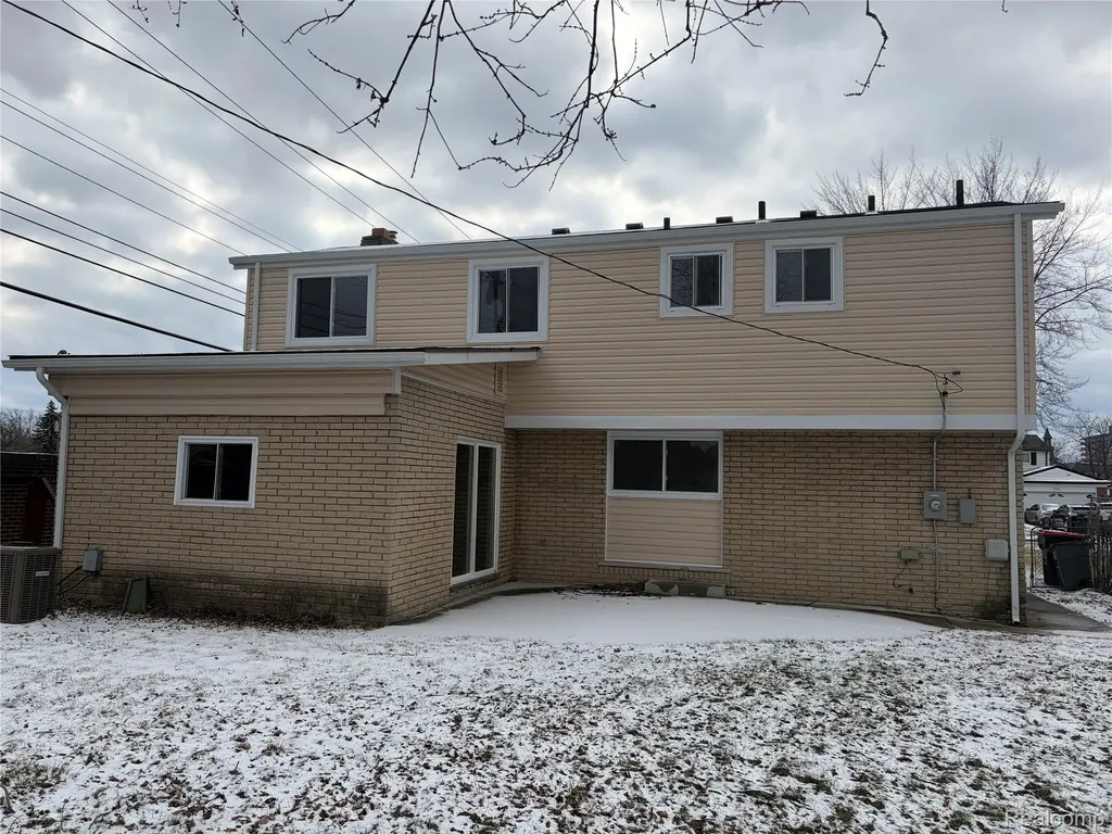 15542 Pennsylvania Street Southfield City MI 48075