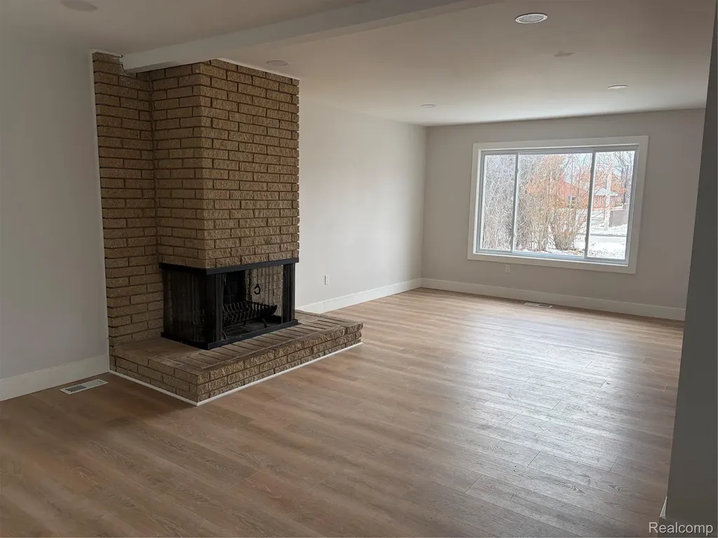 15542 Pennsylvania Street Southfield City MI 48075