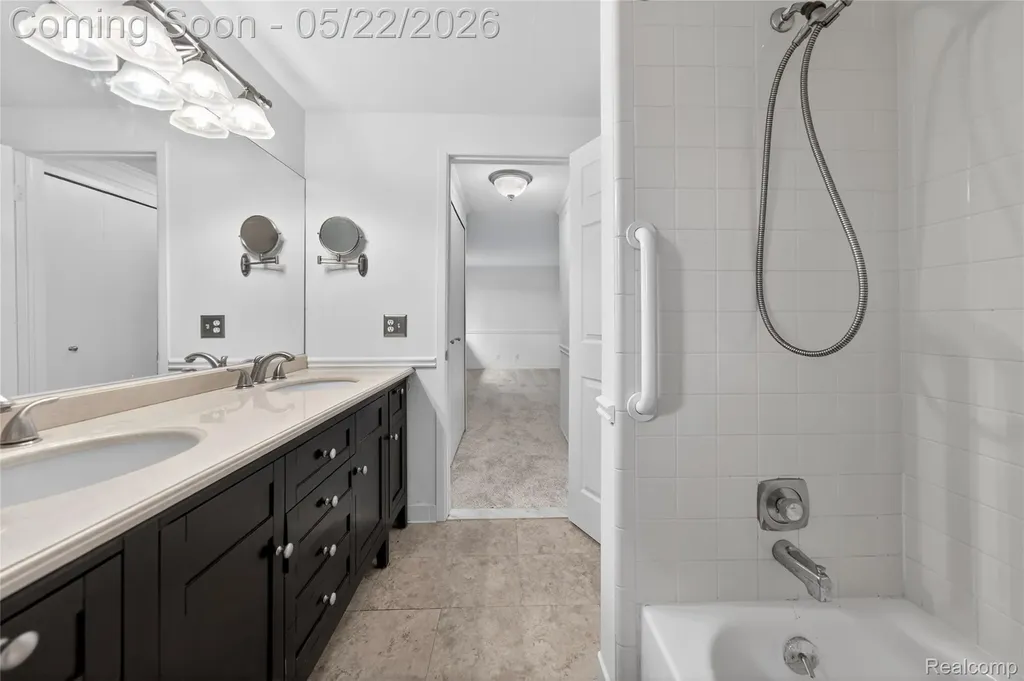 2853 Trailwood Drive Rochester Hills City MI 48309