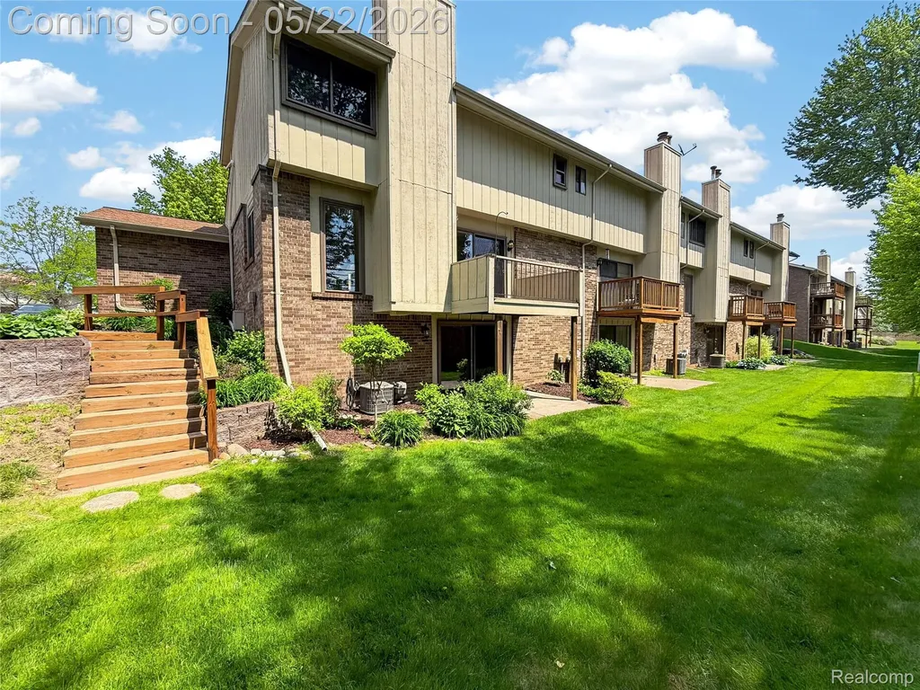 2853 Trailwood Drive Rochester Hills City MI 48309
