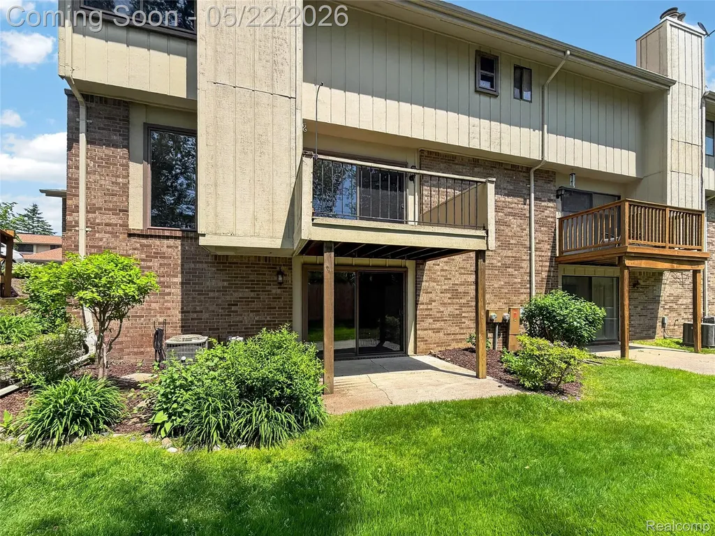 2853 Trailwood Drive Rochester Hills City MI 48309