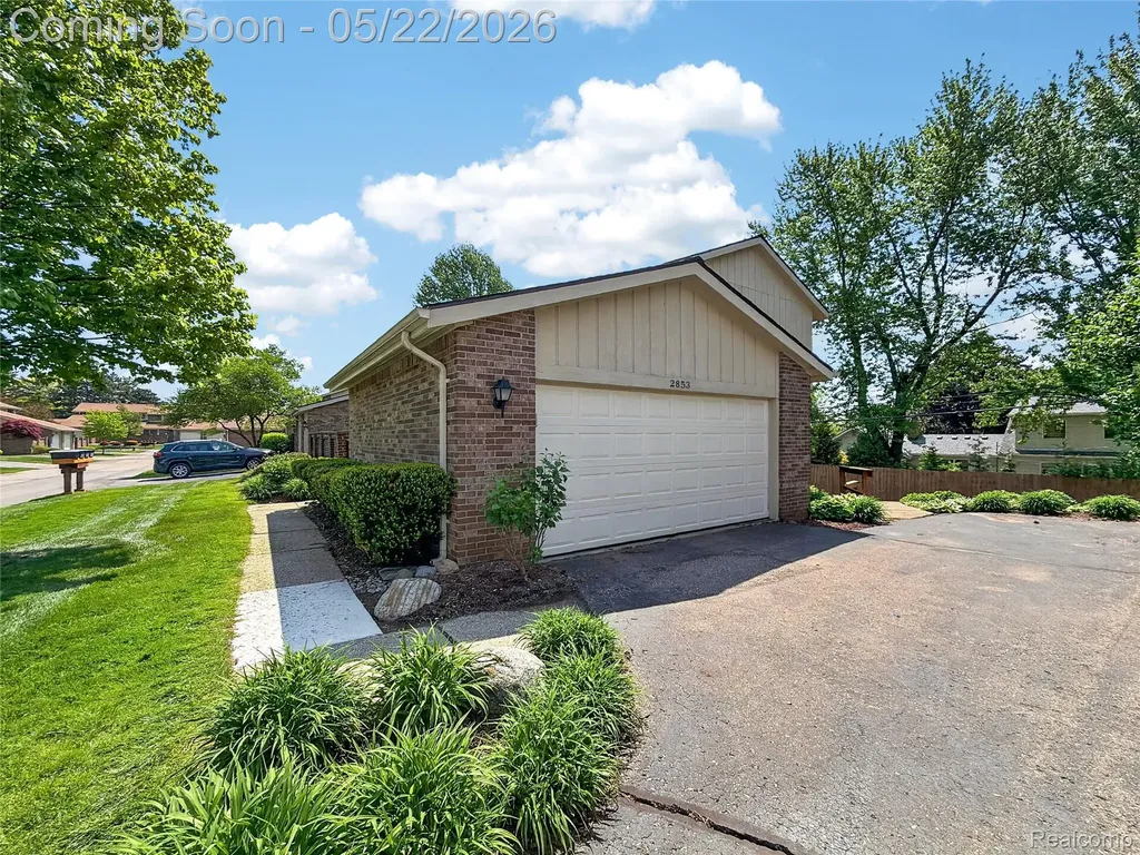 2853 Trailwood Drive Rochester Hills City MI 48309