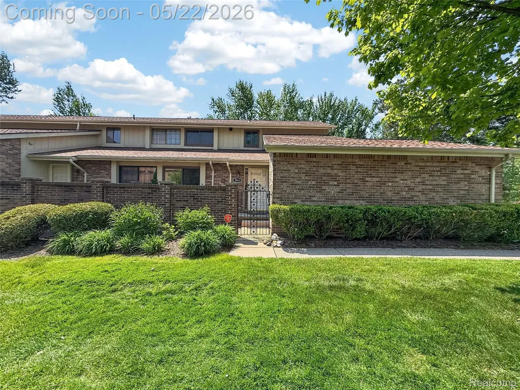 2853 Trailwood Drive Rochester Hills City MI 48309