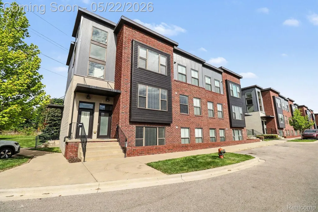 1250 Diamond Court Royal Oak City MI 48067