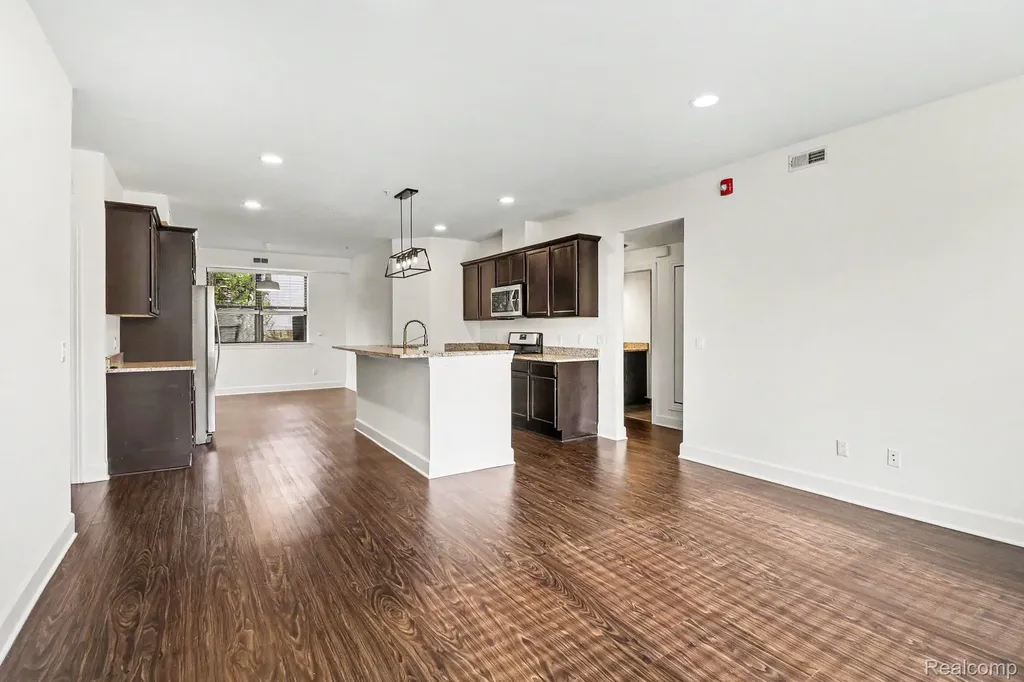 1250 Diamond Court Royal Oak City MI 48067