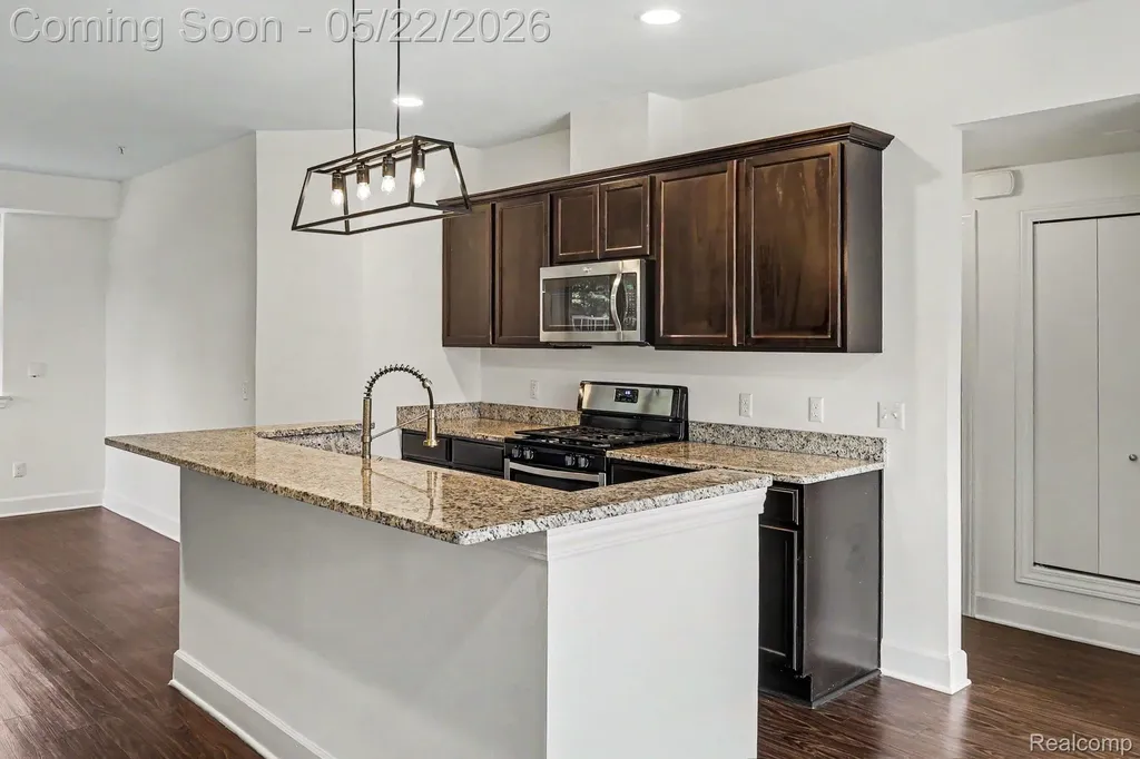 1250 Diamond Court Royal Oak City MI 48067