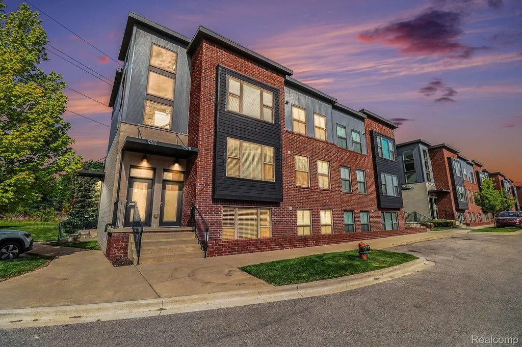 1250 Diamond Court Royal Oak City MI 48067