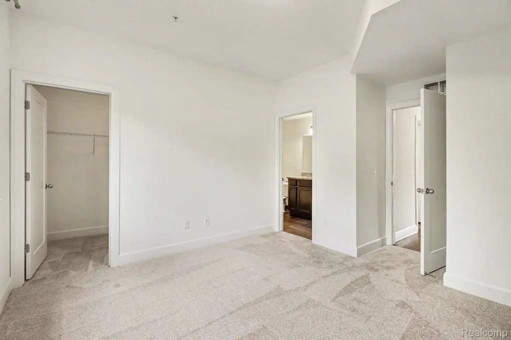 1250 Diamond Court Royal Oak City MI 48067