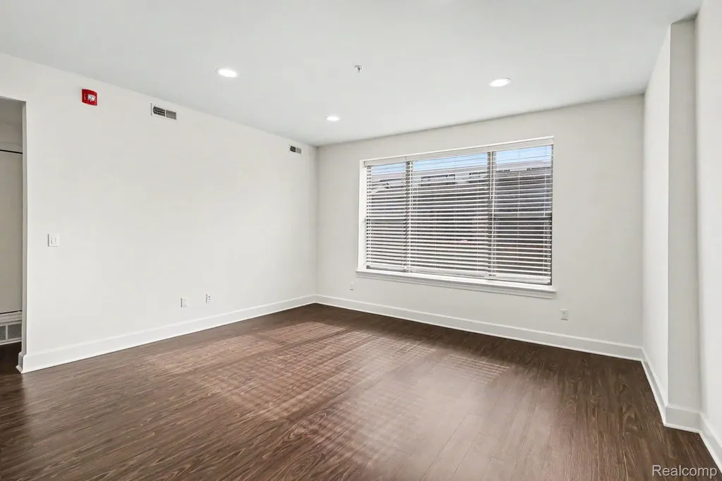 1250 Diamond Court Royal Oak City MI 48067