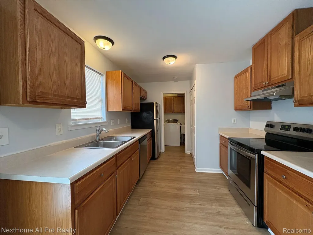 15473 Meyers Road Detroit City MI 48227