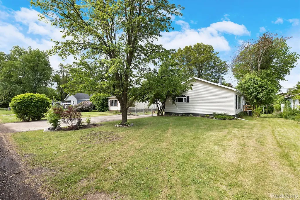 2616 Tim Avenue Brighton Township MI 48114