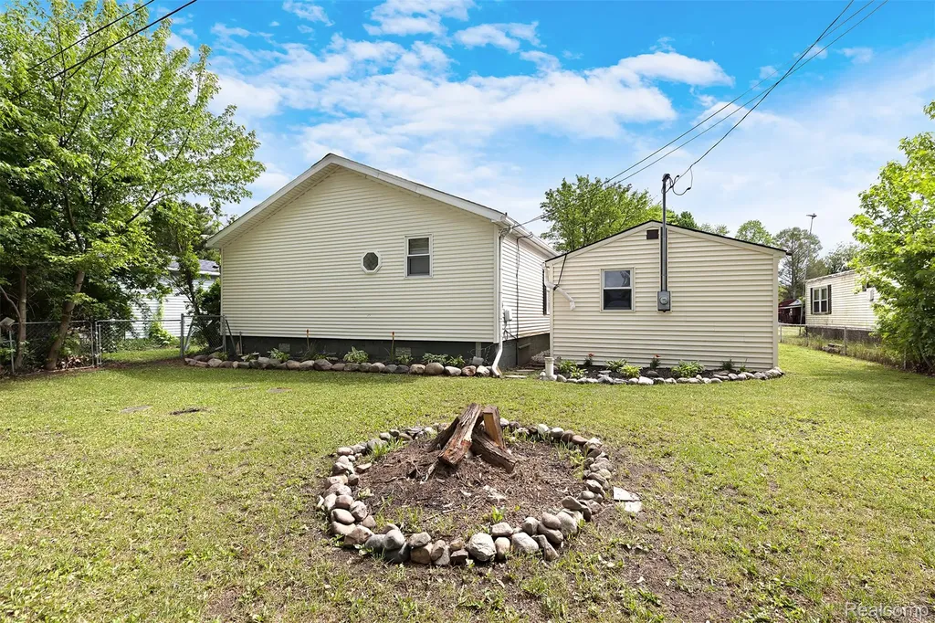 2616 Tim Avenue Brighton Township MI 48114