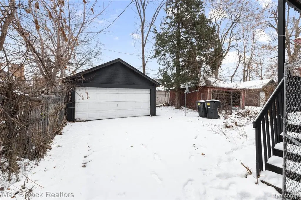 17180 Kentucky Street Detroit City MI 48221