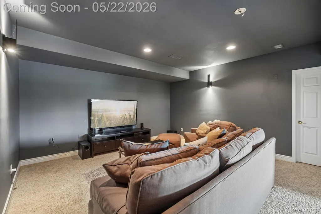 2738 Pebble Beach Drive Oakland Charter Township MI 48363