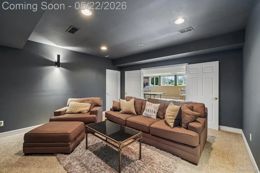 2738 Pebble Beach Drive Oakland Charter Township MI 48363