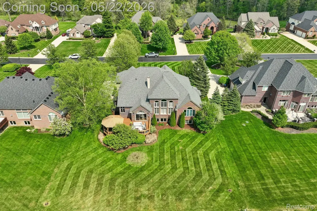 2738 Pebble Beach Drive Oakland Charter Township MI 48363